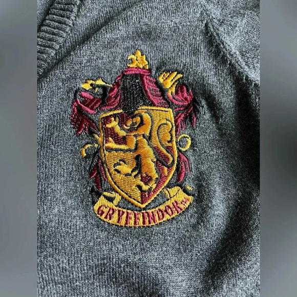 Harry Potter Gryffindor Crest Button Front Cardigan Sweater Gray Size Small - Picture 2 of 6
